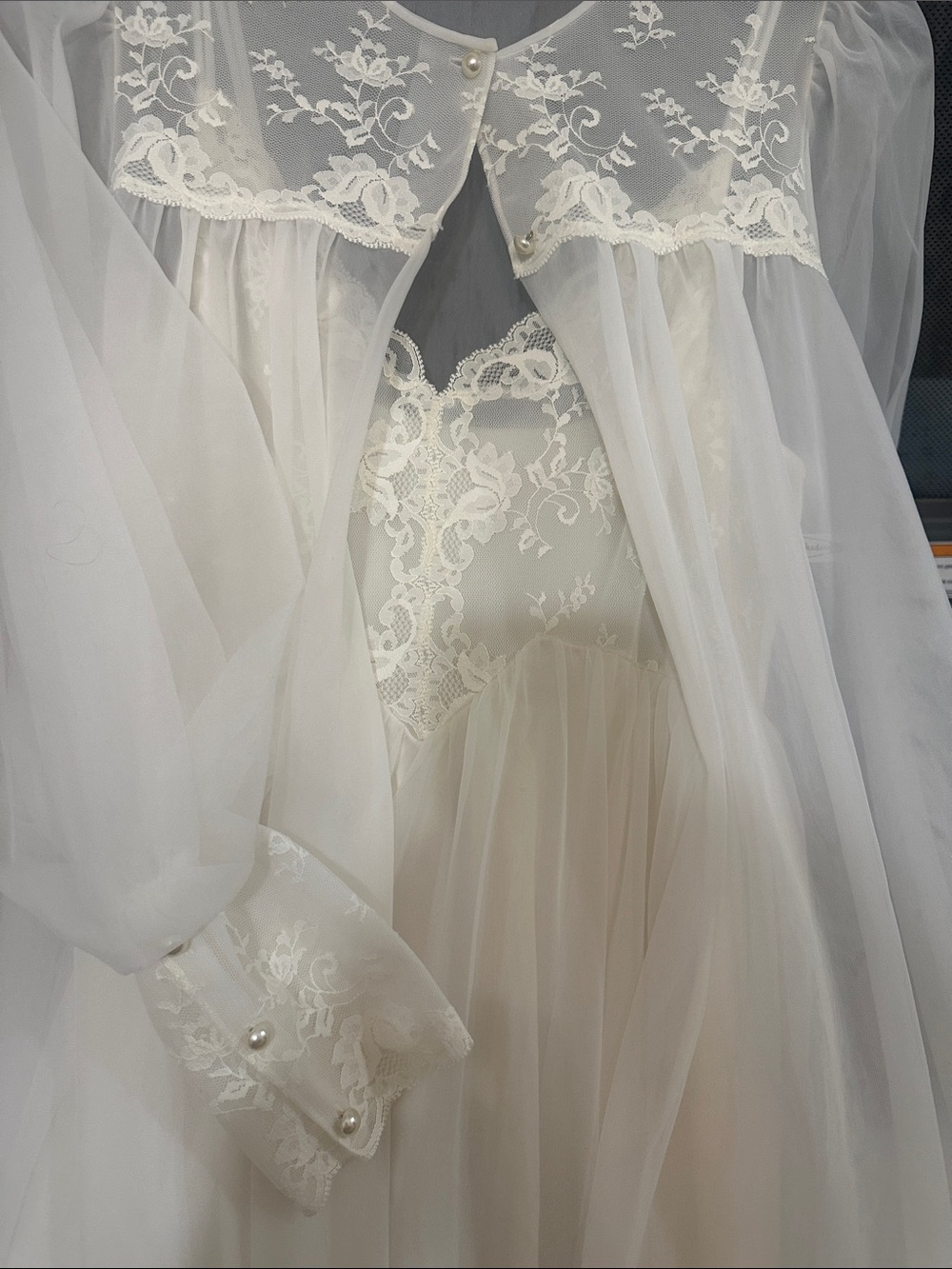 Elegant Vintage White Lace Nightgown and Robe